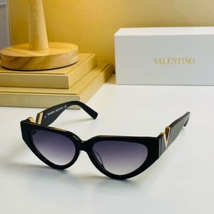 Valentino Sunglasses 283